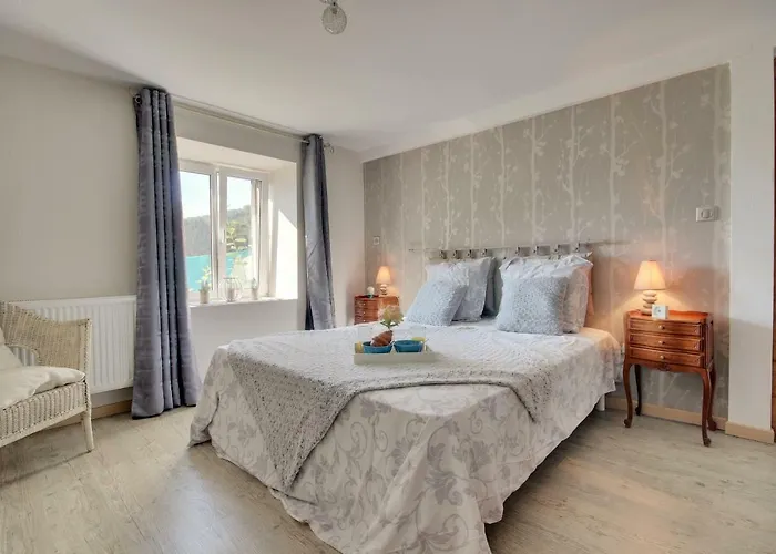 Le 1602 * Saint-Nabor